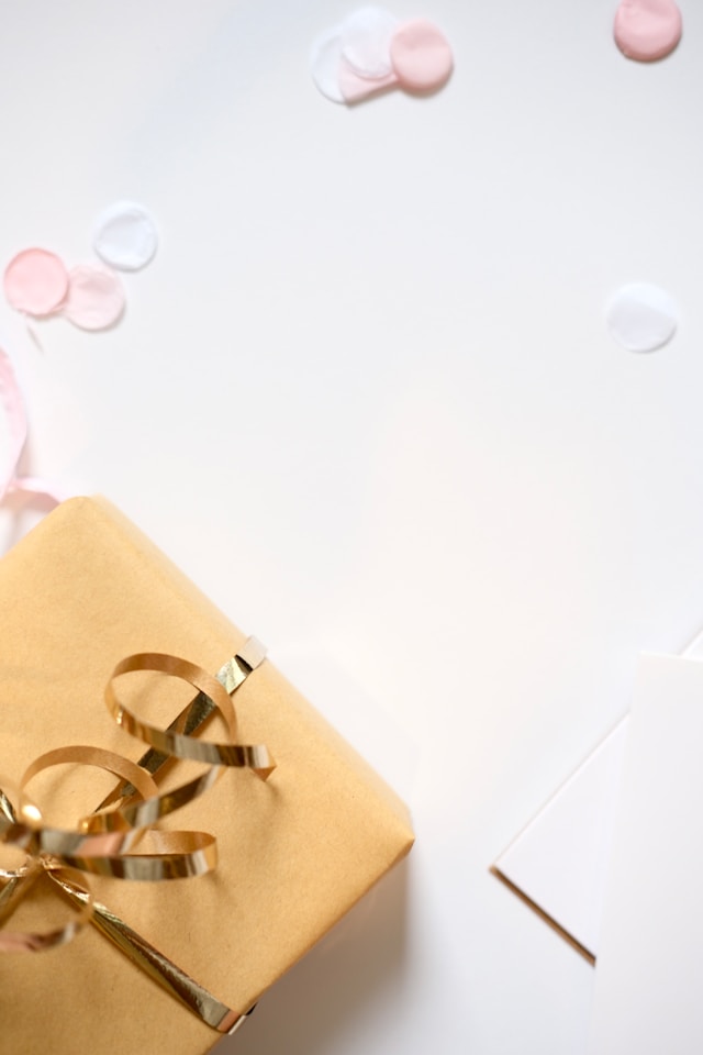 Business Gifts Singapore How Much Should It Cost
